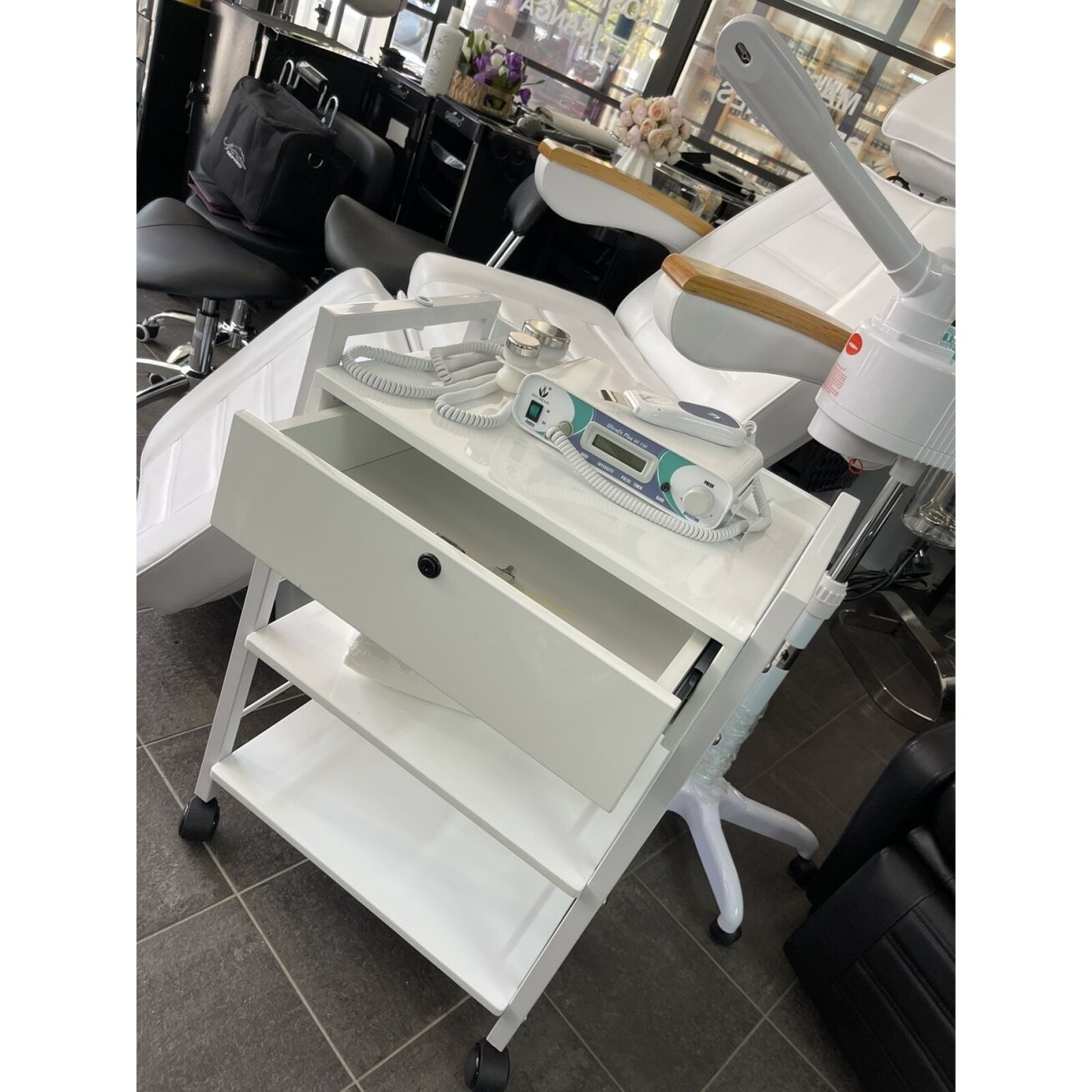 GIOVANNI CLASSIC 1019A professional cosmetic trolley, white color 12 GIOVANNI CLASSIC 1019A professional cosmetic trolley, white color 12