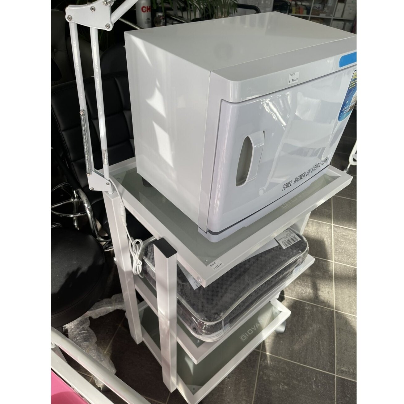 GIOVANNI CLASSIC TYP 1041 professional cosmetology trolley with a wide surface with a place for lamps and magnifiers 8 GIOVANNI CLASSIC TYP 1041 professional cosmetology trolley with a wide surface with a place for lamps and magnifiers 8