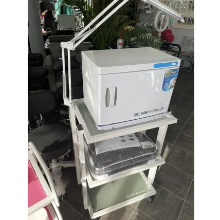GIOVANNI CLASSIC TYP 1041 professional cosmetology trolley with a wide surface with a place for lamps and magnifiers 9 GIOVANNI CLASSIC TYP 1041 professional cosmetology trolley with a wide surface with a place for lamps and magnifiers 9