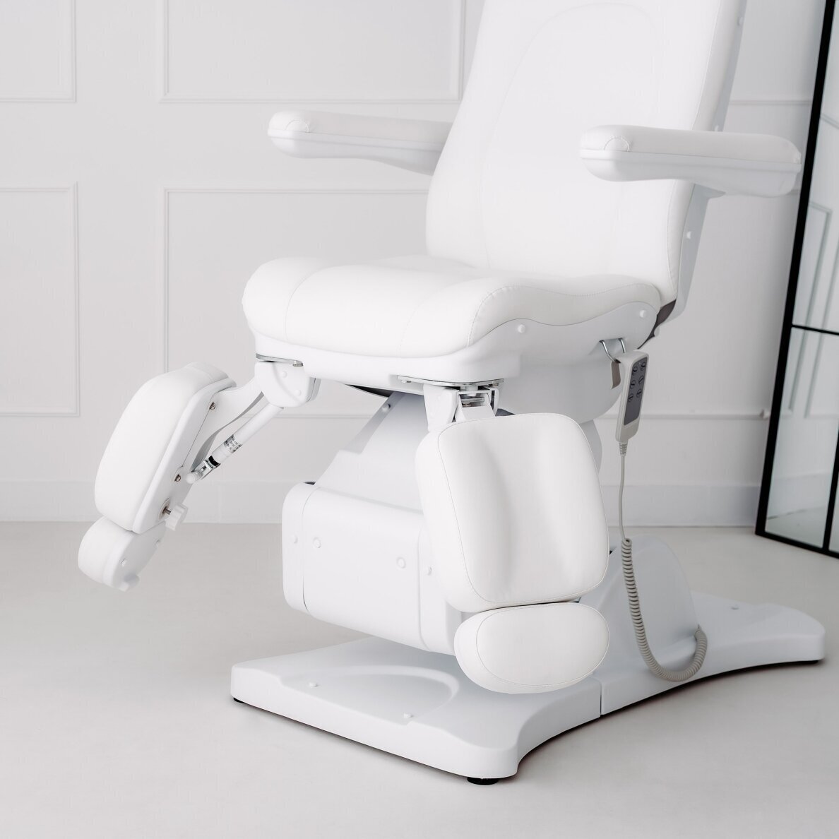 Professional electric podiatry chair SORINA PRO7, white 9 Professional electric podiatry chair SORINA PRO7, white 9