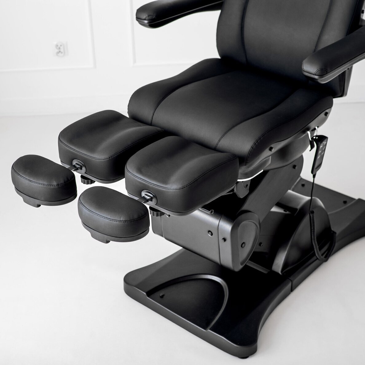 Professional electric podiatry chair SORINA PRO7, black 12