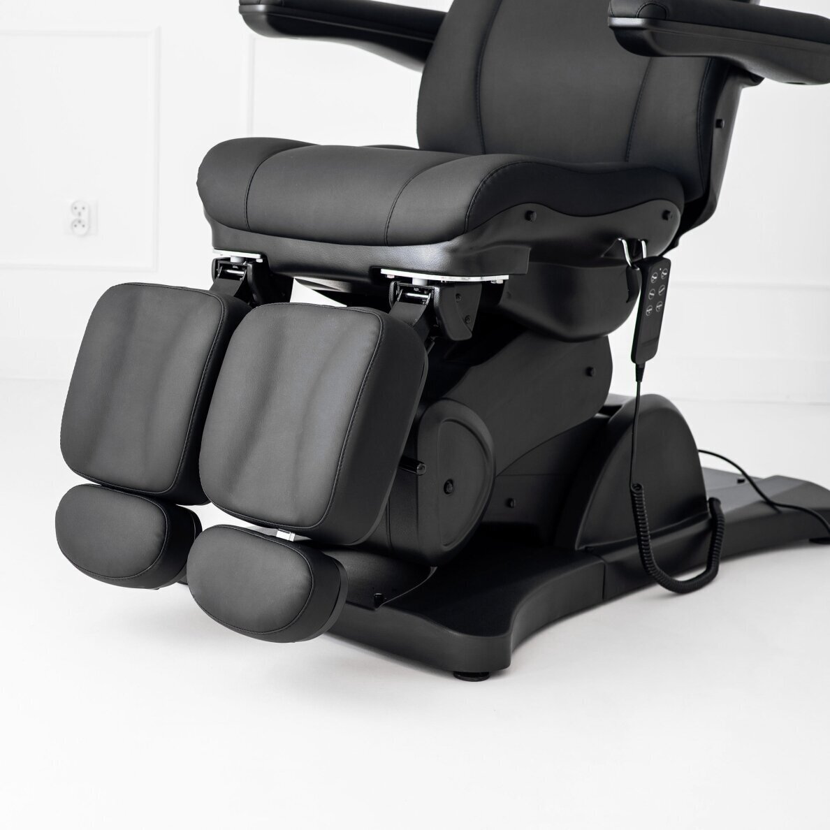 Professional electric podiatry chair SORINA PRO7, black 7