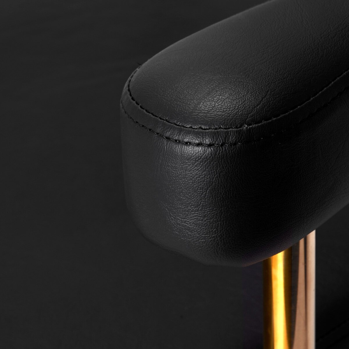 Professional hairdressing chair GABBIANO GRANDA, black with gold details 4 Professional hairdressing chair GABBIANO GRANDA, black with gold details 4