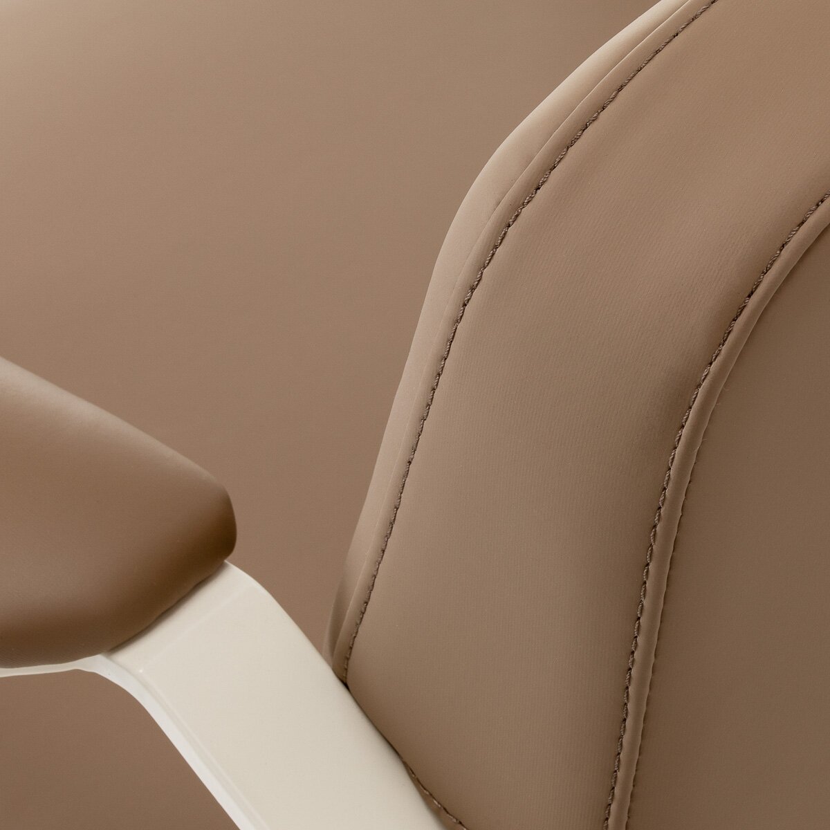 Professional barber chair OMEGA AURORA, light brown 9