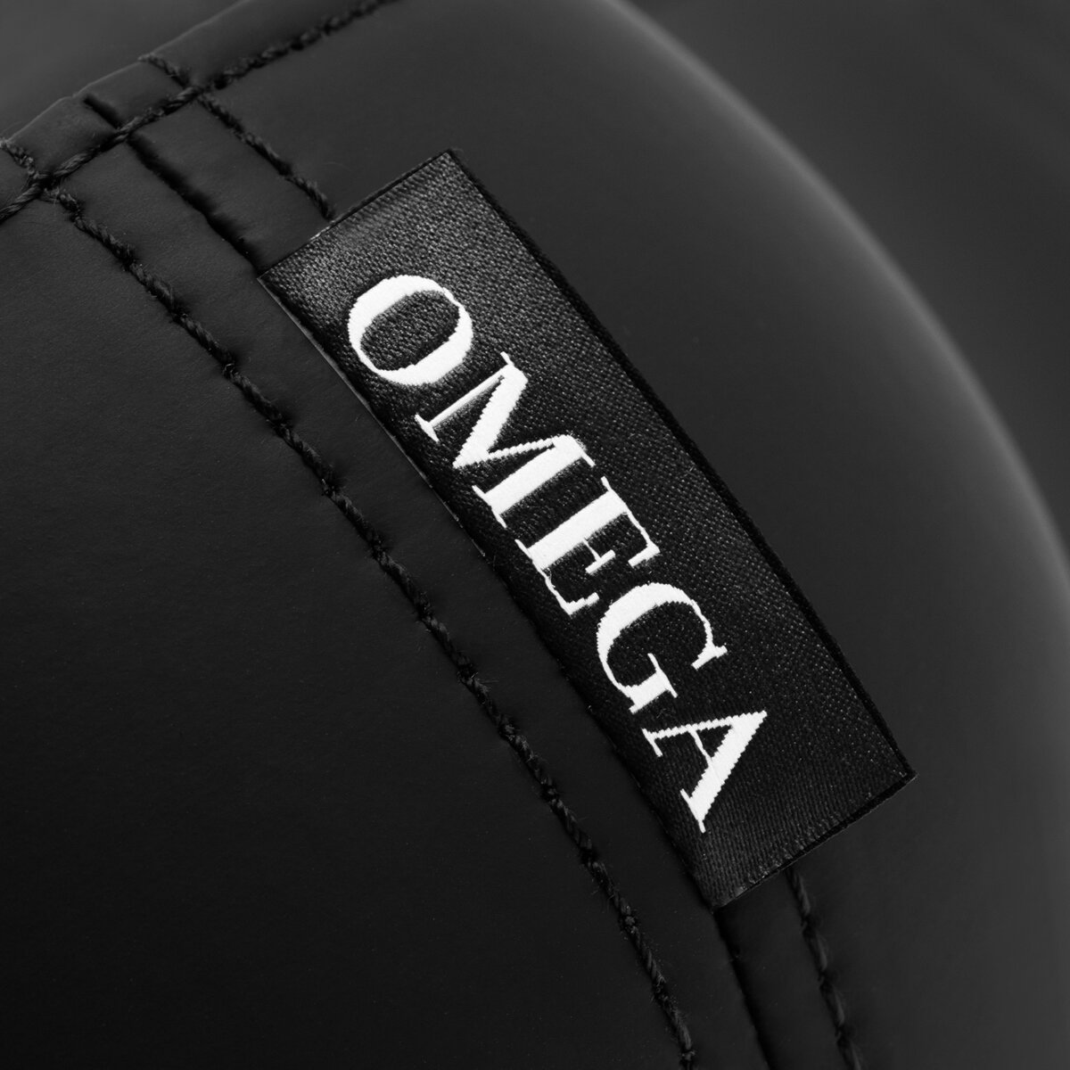 Profesionali meistro kėdutė su ratukais OMEGA SUPREMO, juodos spalvos 2 Profesionali meistro kėdutė su ratukais OMEGA SUPREMO, juodos spalvos 2