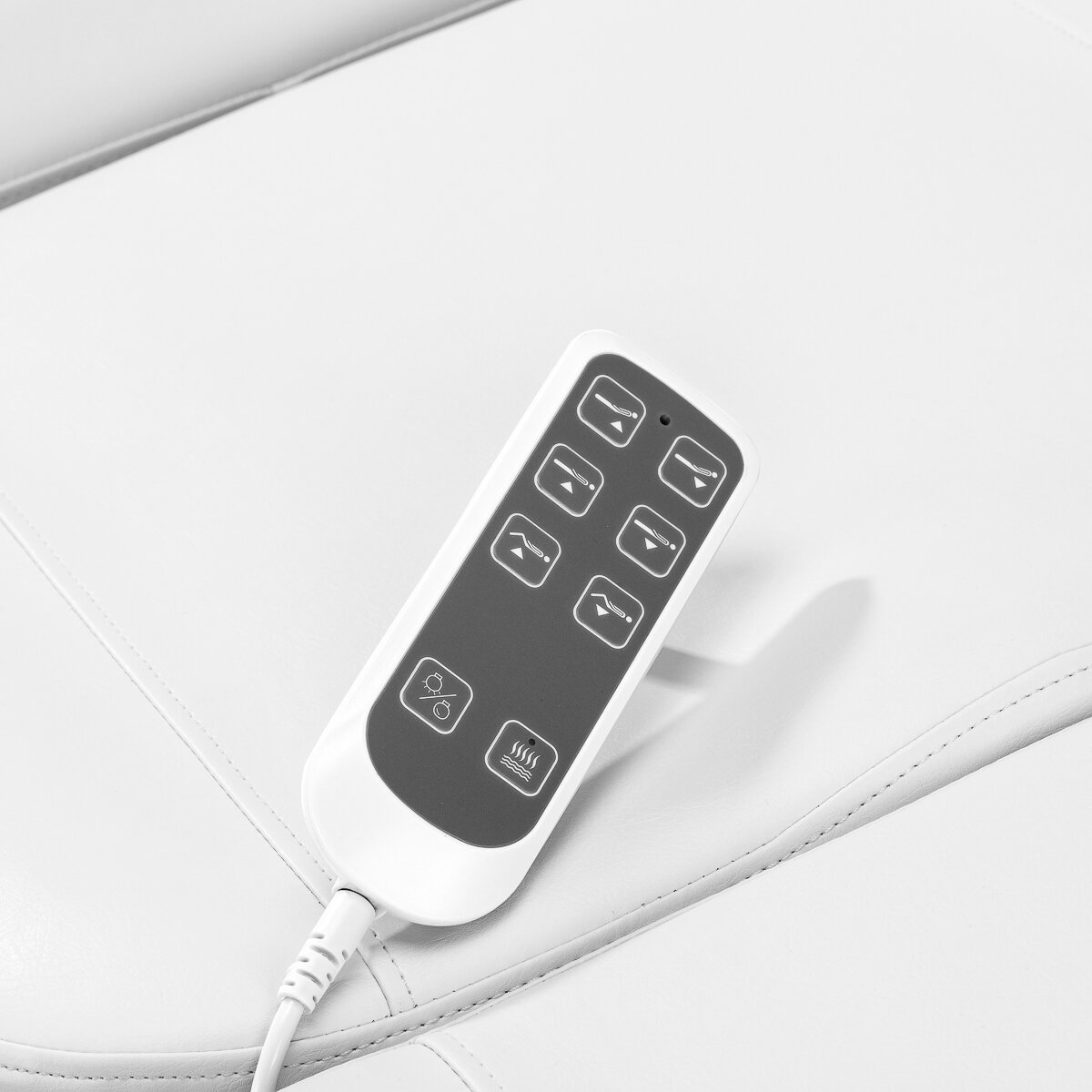 Profesionalus elektrinis gultas-lova kosmetologams SILLON LUXURY (3 varikliai + valdymas pedalais), baltos spalvos 9 Profesionalus elektrinis gultas-lova kosmetologams SILLON LUXURY (3 varikliai + valdymas pedalais), baltos spalvos 9