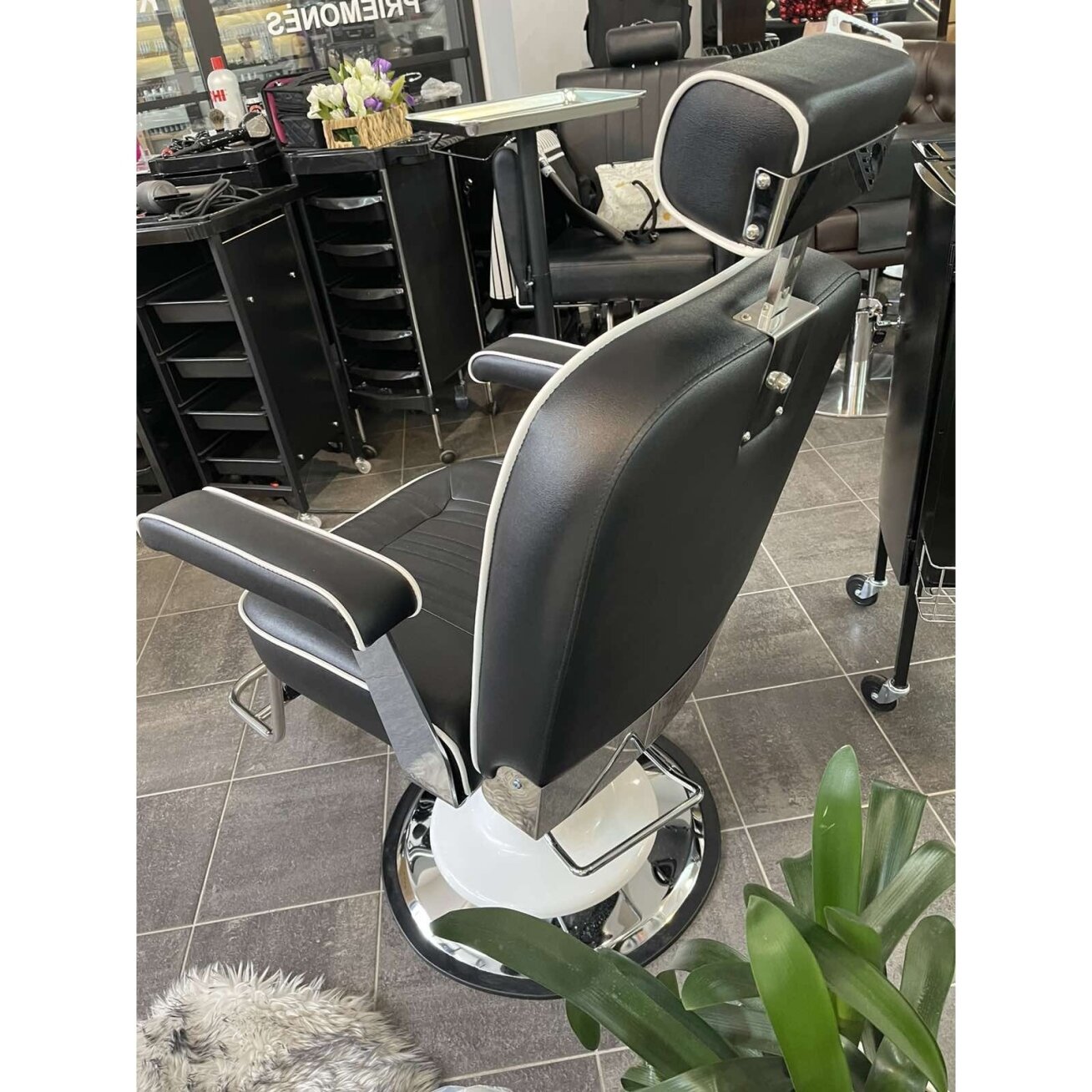 Professional barbers and beauty salons haircut chair GABBIANO AMADEO, black color 11 Professional barbers and beauty salons haircut chair GABBIANO AMADEO, black color 11