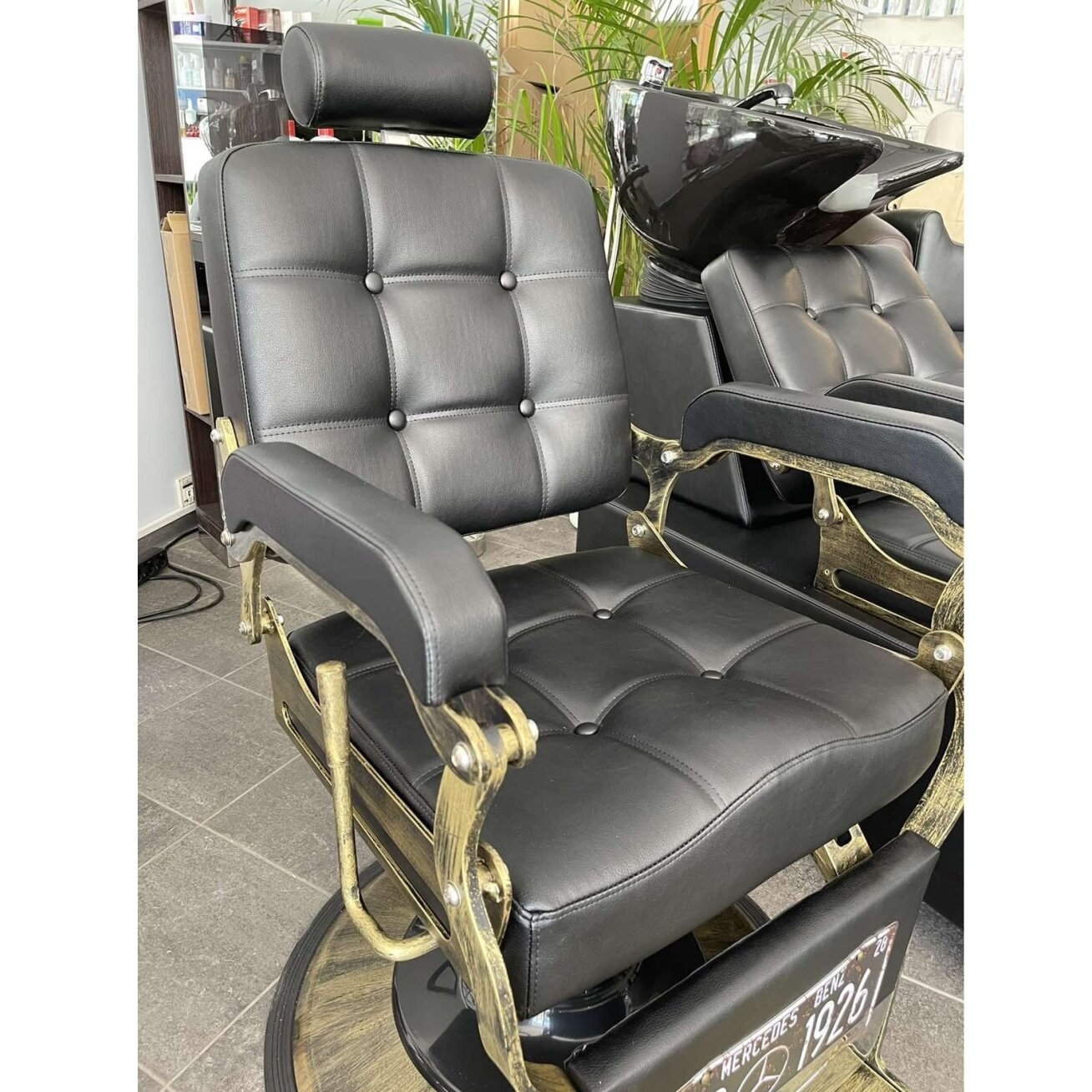 Professional barbers and beauty salons haircut chair GABBIANO BOSS BLACK 11 Professional barbers and beauty salons haircut chair GABBIANO BOSS BLACK 11
