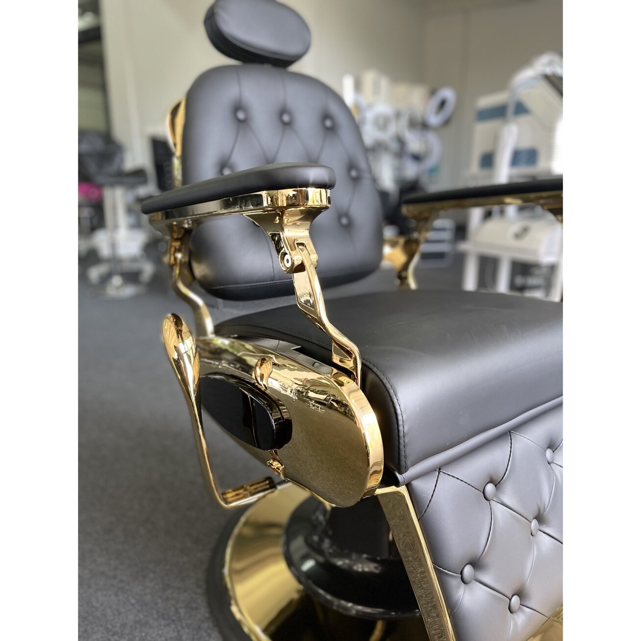 Professional barbers and beauty salons haircut chair GABBIANO FRANSESCO, black color 9 Professional barbers and beauty salons haircut chair GABBIANO FRANSESCO, black color 9