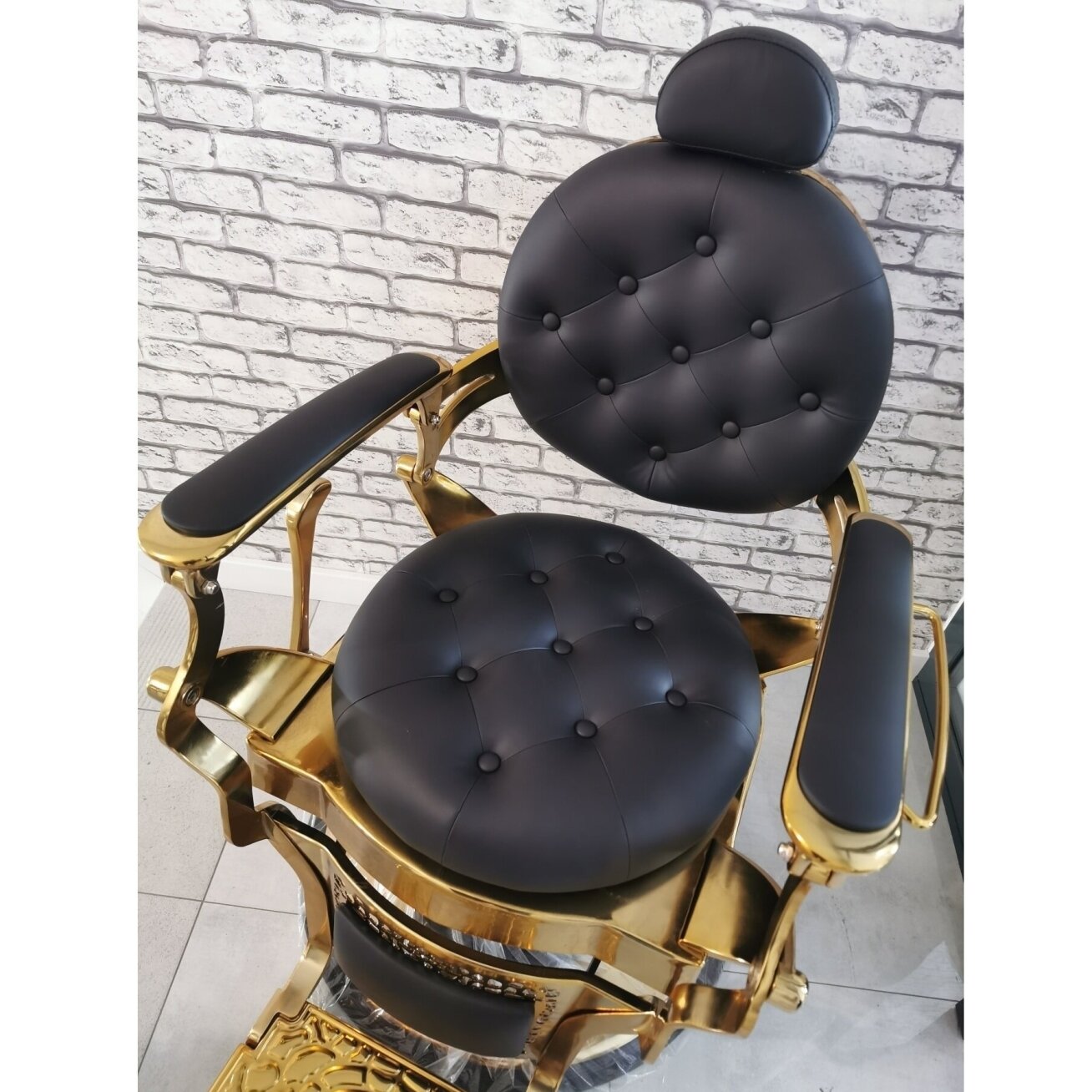 Professional barbers and beauty salons haircut chair GABBIANO GIULIO GOLD, black color 8 Professional barbers and beauty salons haircut chair GABBIANO GIULIO GOLD, black color 8