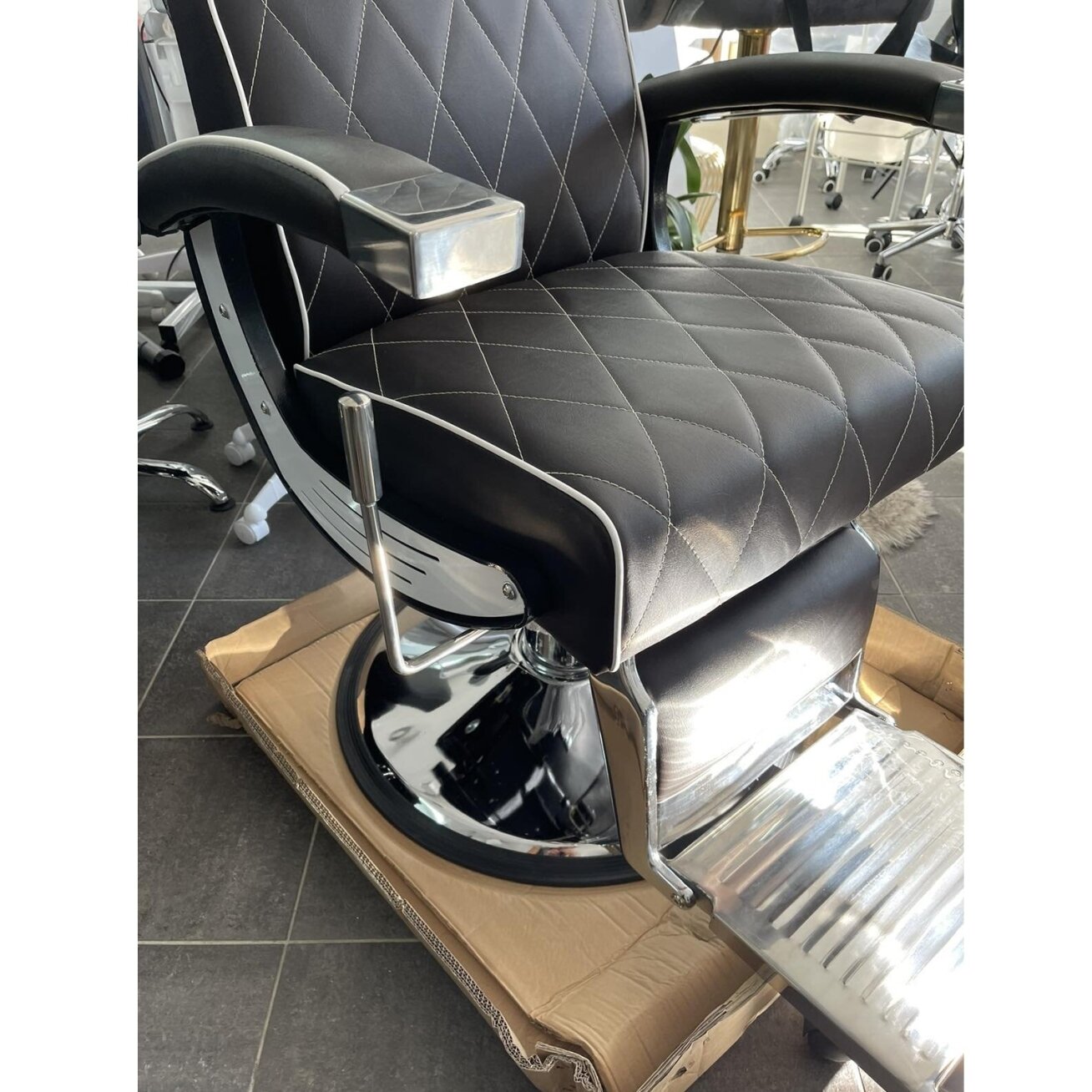 Profesionali barberio kėdė kirpykloms ir grožio salonams GABBIANO IMPERIAL, rudos spalvos 7