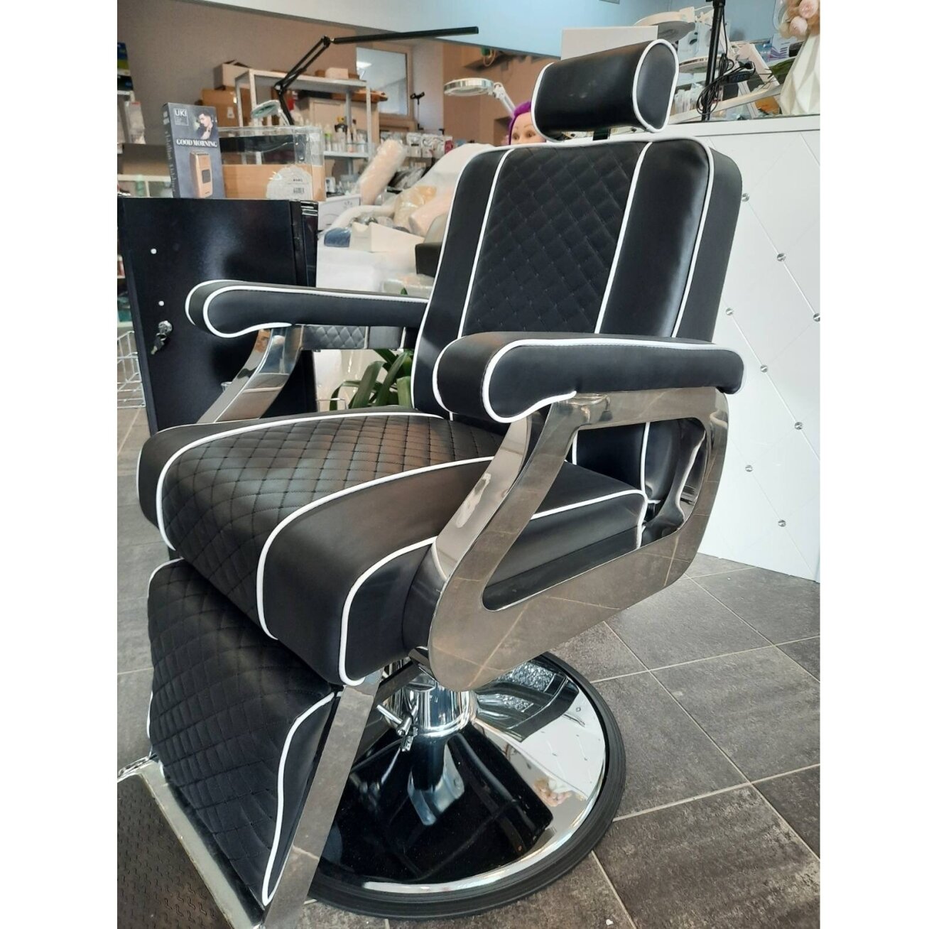 Professional barbers and beauty salons haircut chair GABBIANO PAULO, black color 8 Professional barbers and beauty salons haircut chair GABBIANO PAULO, black color 8