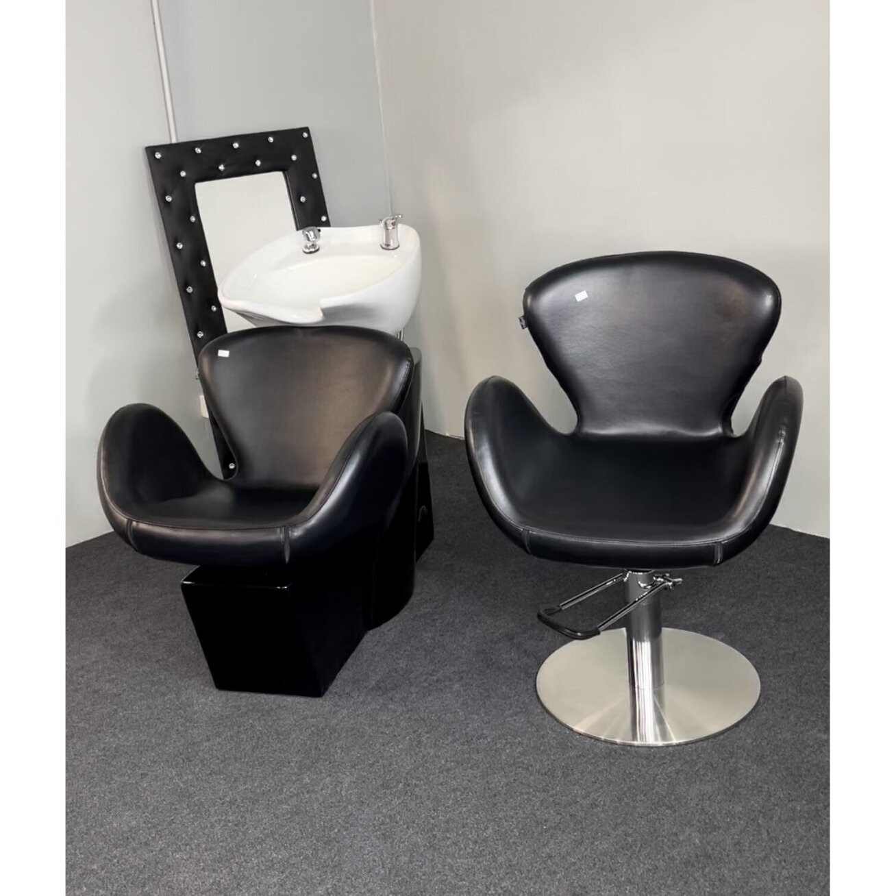 Professional barber chair GABBIANO AMSTERDAM, black color 2 Professional barber chair GABBIANO AMSTERDAM, black color 2