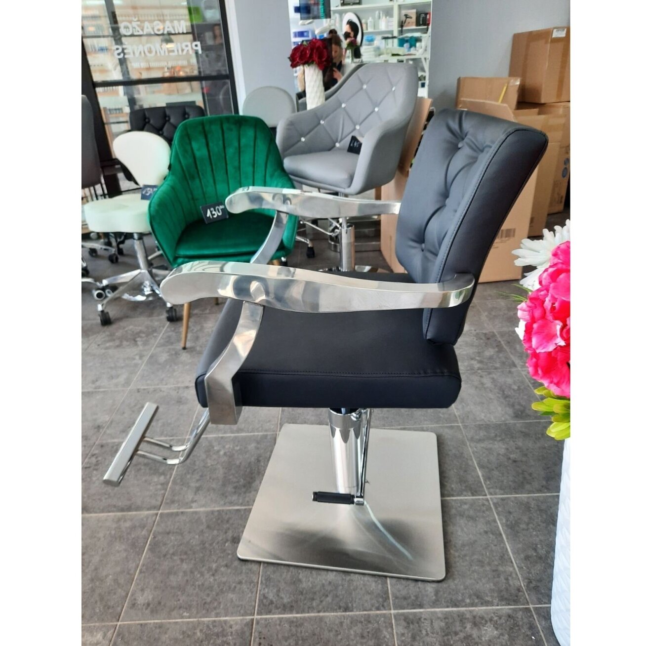 Professional barber chair GABBIANO LION, black 6 Professional barber chair GABBIANO LION, black 6