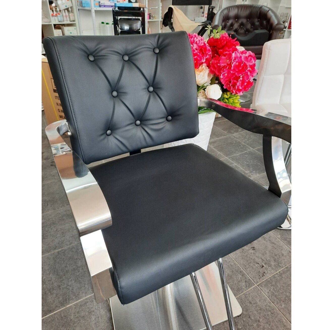 Professional barber chair GABBIANO LION, black 7 Professional barber chair GABBIANO LION, black 7