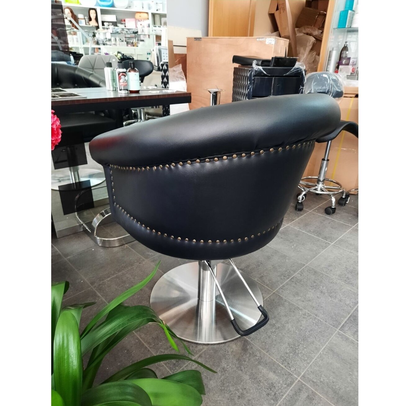 Professional barber chair GABBIANO LONDON, black 4 Professional barber chair GABBIANO LONDON, black 4