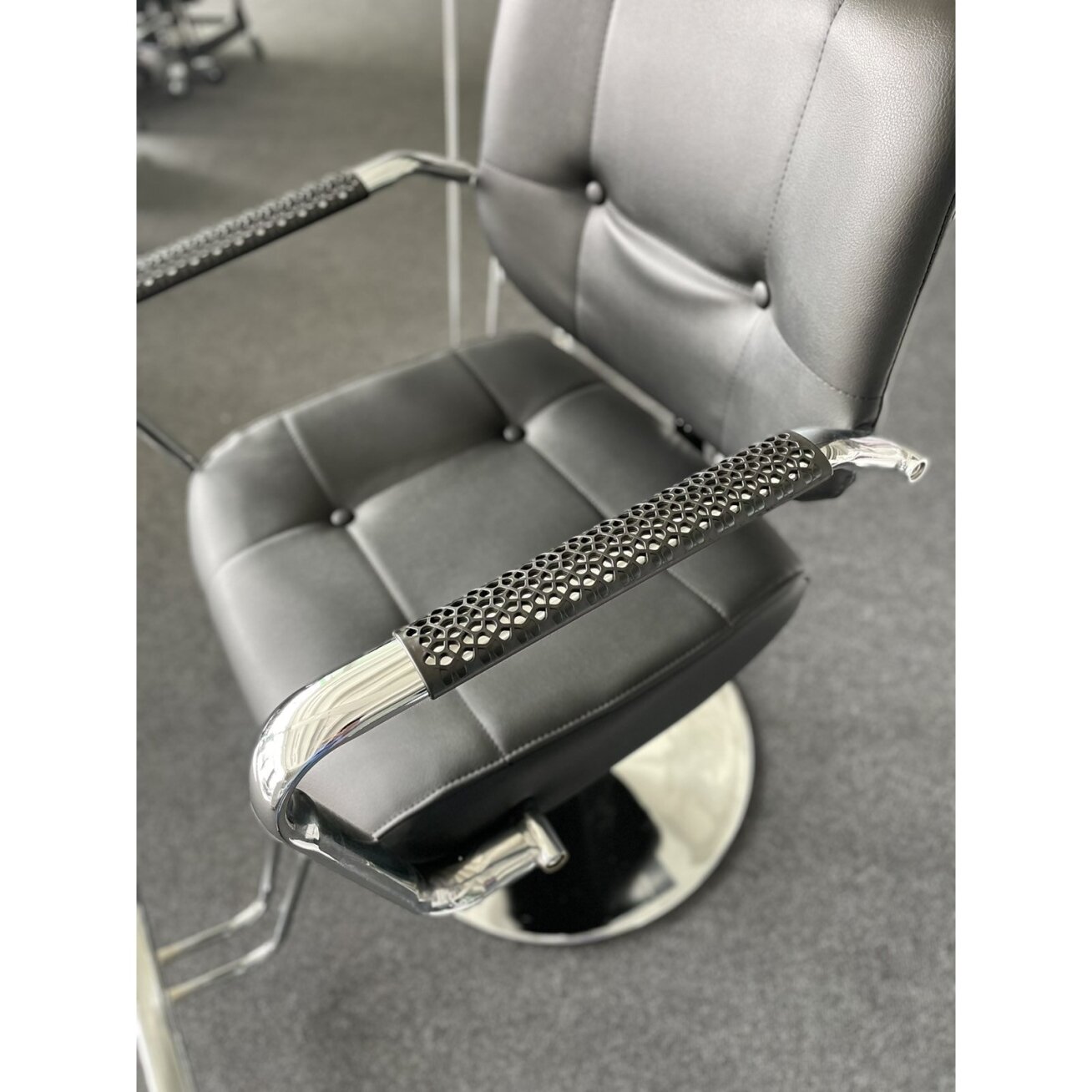 Professional hairdressing chair with footrest GABBIANO VIGO, black color 8 Professional hairdressing chair with footrest GABBIANO VIGO, black color 8