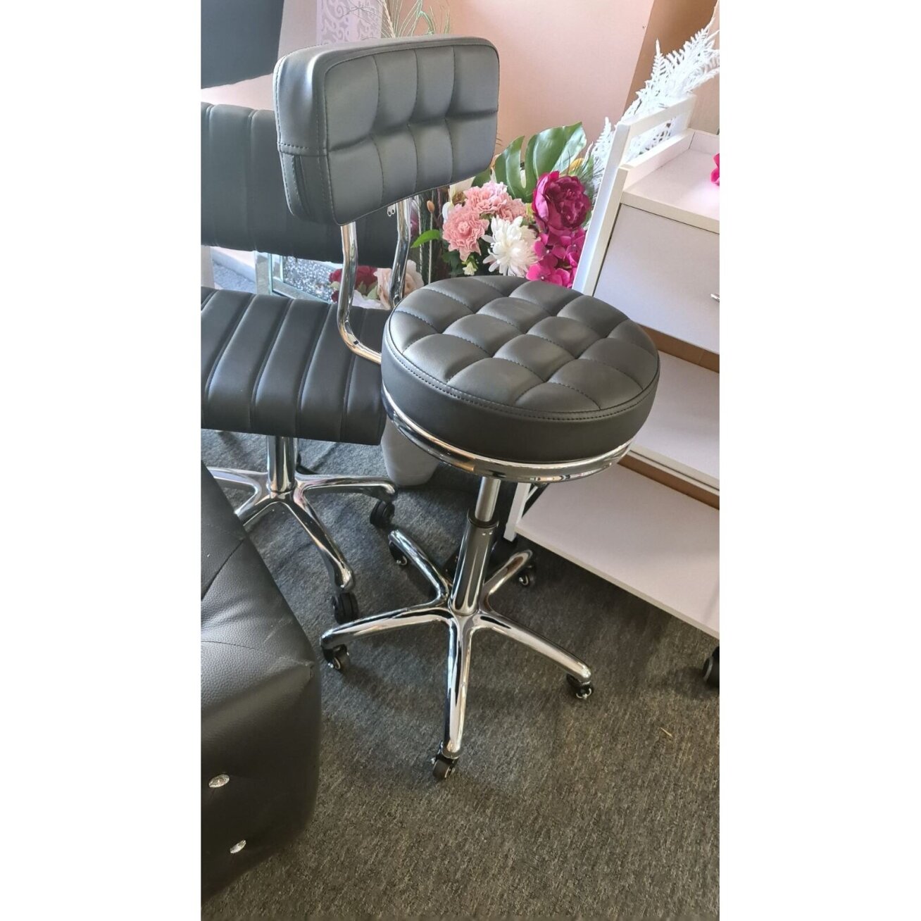 Profesionali meistro kėdė kosmetologams bei grožio salonams AM-877, juodos spalvos 6 Profesionali meistro kėdė kosmetologams bei grožio salonams AM-877, juodos spalvos 6