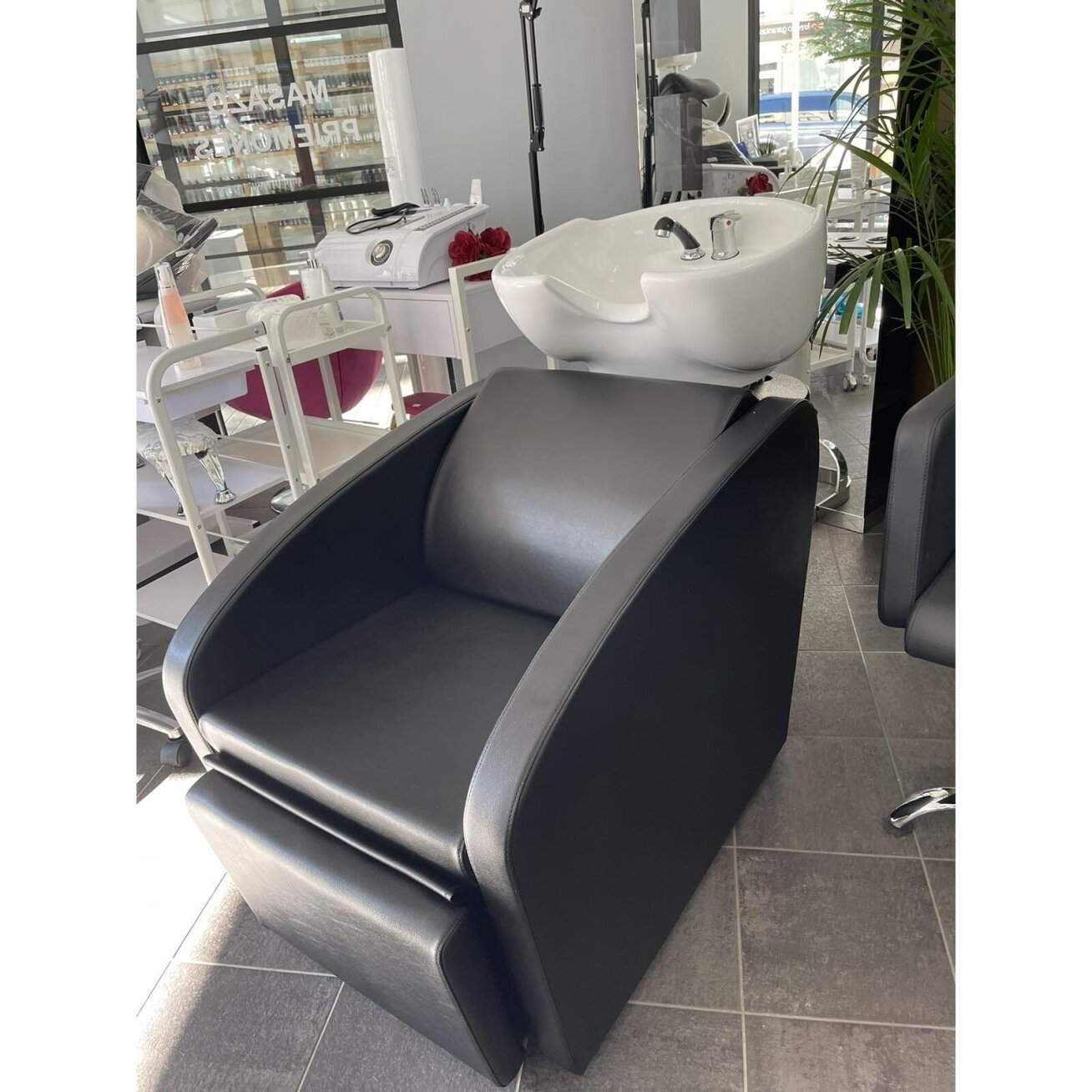 Profesionali plautuvė kirpykloms ir barberiams GABBIANO BERGEN, juodos spalvos 5 Profesionali plautuvė kirpykloms ir barberiams GABBIANO BERGEN, juodos spalvos 5