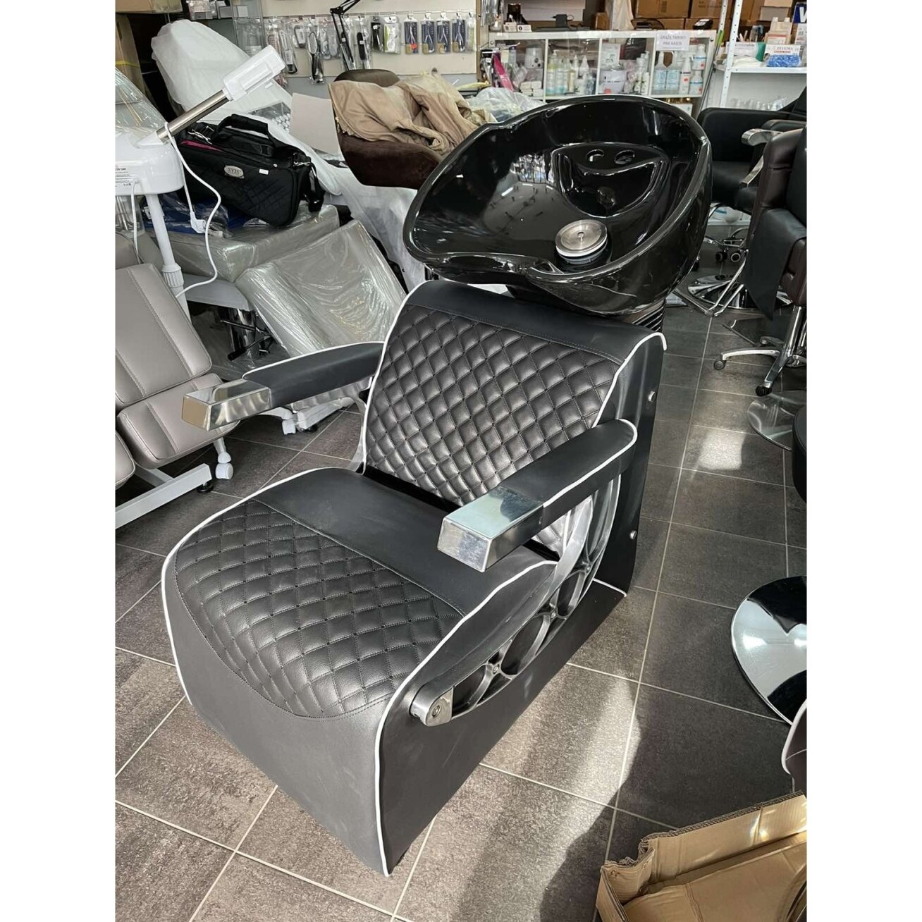 Profesionali plautuvė kirpykloms ir barberiams GABBIANO SIMONE, juodos spalvos 7 Profesionali plautuvė kirpykloms ir barberiams GABBIANO SIMONE, juodos spalvos 7