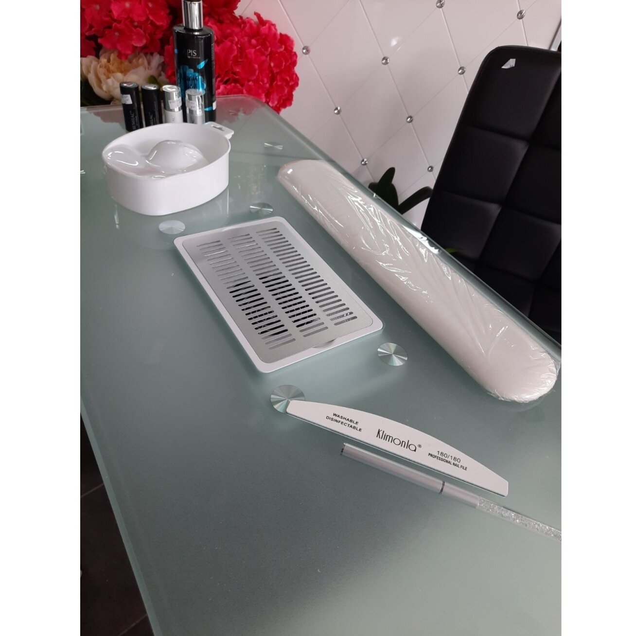 Profesionalus manikiūro stalas GLASS 013B stikliniu paviršiumi su dulkių ištraukėju, baltos spalvos 4 Profesionalus manikiūro stalas GLASS 013B stikliniu paviršiumi su dulkių ištraukėju, baltos spalvos 4