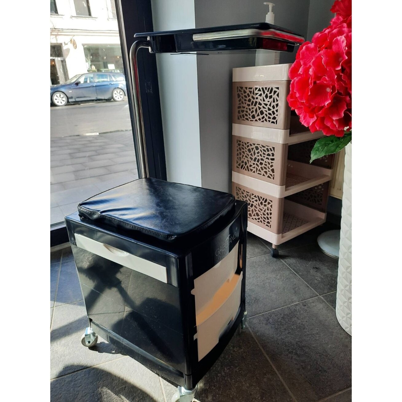 Professional trolley-chair for podiatric work GABBIANO, black color 8 Professional trolley-chair for podiatric work GABBIANO, black color 8