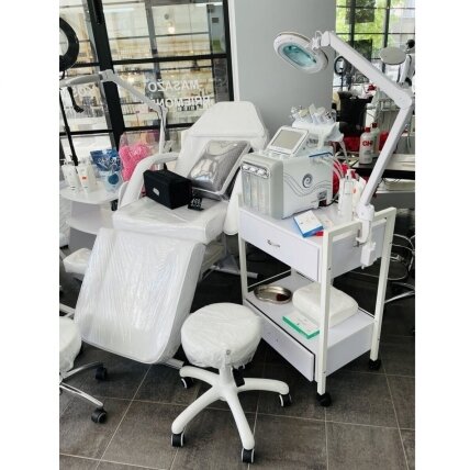 Professional cosmetic trolley BY-7017, white color 3 Professional cosmetic trolley BY-7017, white color 3